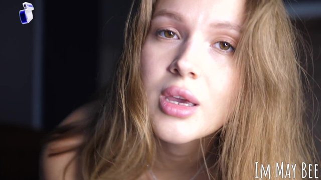 Мой парень так много работает, что мне приходиться ублажать саму себя пальцами